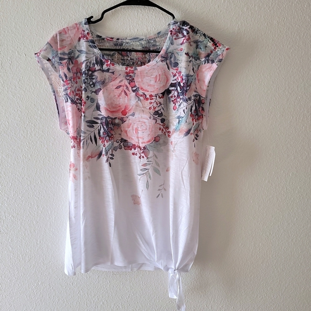 Time and Tru Relaxed Floral Fit Tie Side Shirt